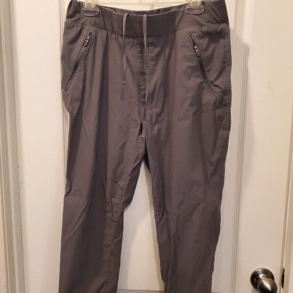 Eddie Bauer Dri-fit Capri pants Side zip pockets & Drawstring waist Size 12